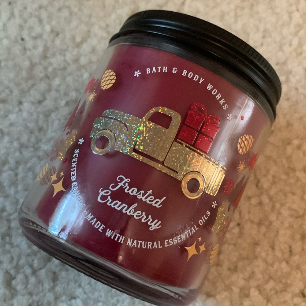 Bath & Body Works Frosted Cranberry single wick candle